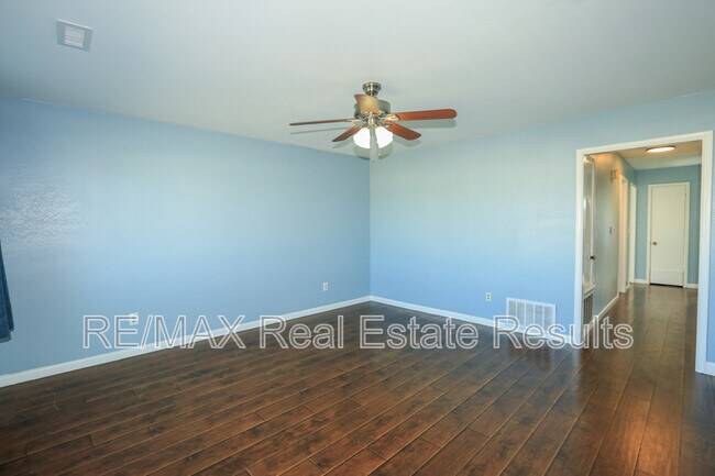 Photo - 1314 W Margaret Pl