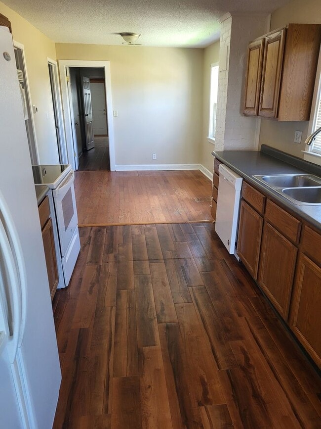 Building Photo - 3 bedroom house in Bondurant