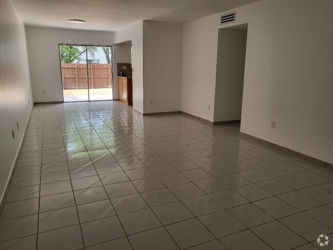 Building Photo - 10851 SW 2nd St Unit K106 Rental