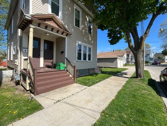 Photo - 2642 S Clement Ave Townhome