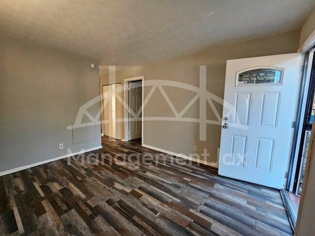 Photo - 7216 Ken Knight Dr W