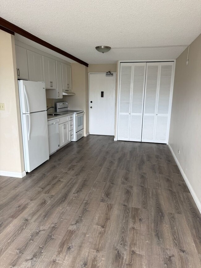 Photo - 1 bedroom unit at Kapiolani Manor for $1,900.00/mo Unidad 2205