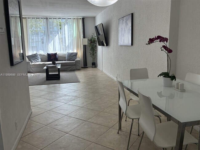 Photo - 1000 West Ave Unidad 110