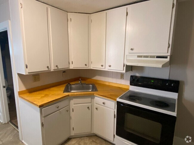 Building Photo - 422 W Orange St Unit C Rental