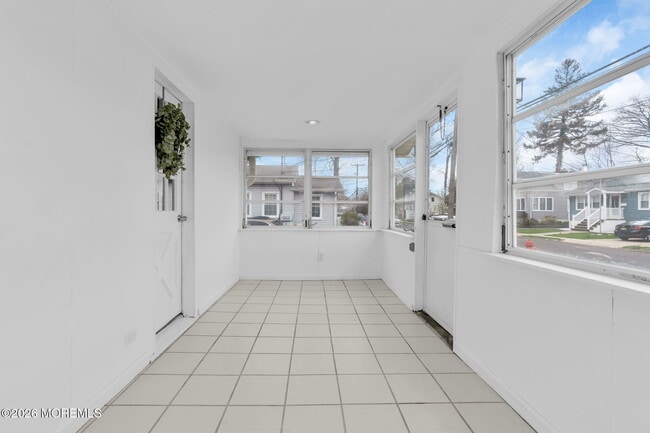 Photo - 1232 Pine Tree Way