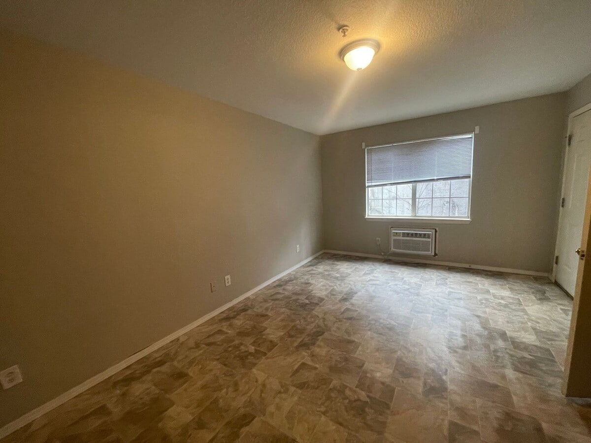 Photo - Club (D-04) Unit Club D-4M