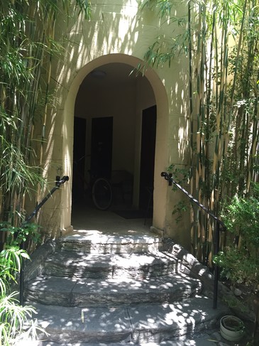 Building Photo - 1025 S Orange Grove Ave Unit 101 Rental