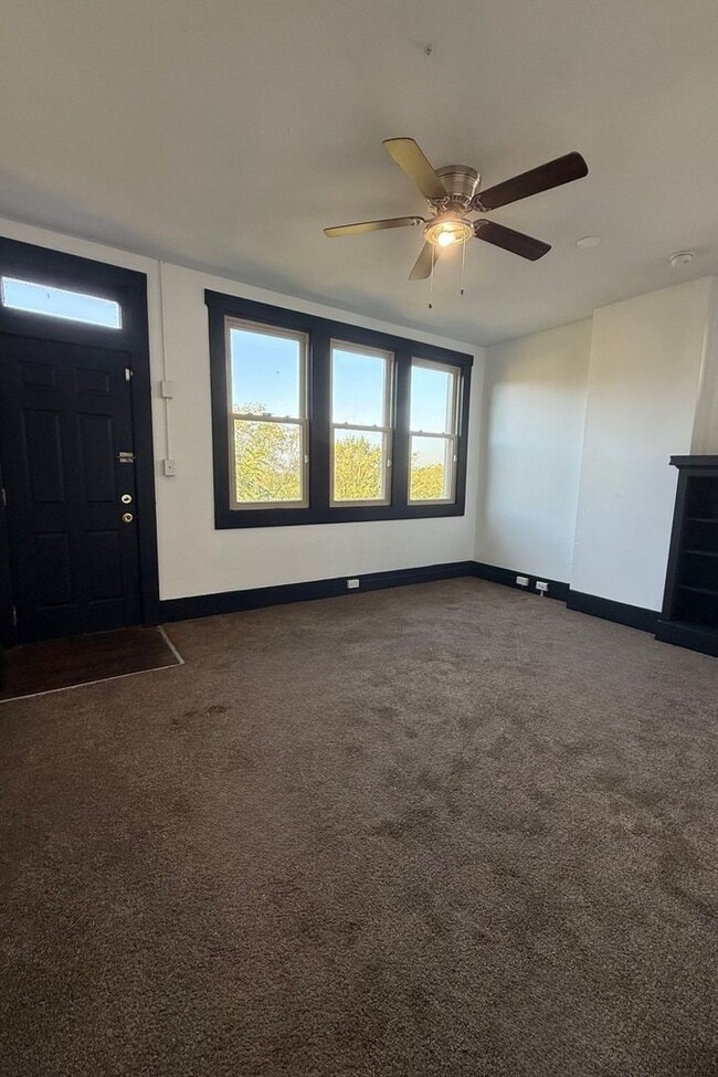 Photo - Spacious 2 Bedroom/1 Bath Apartment in Obs...