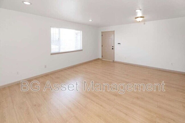 Photo - 2340 22nd St