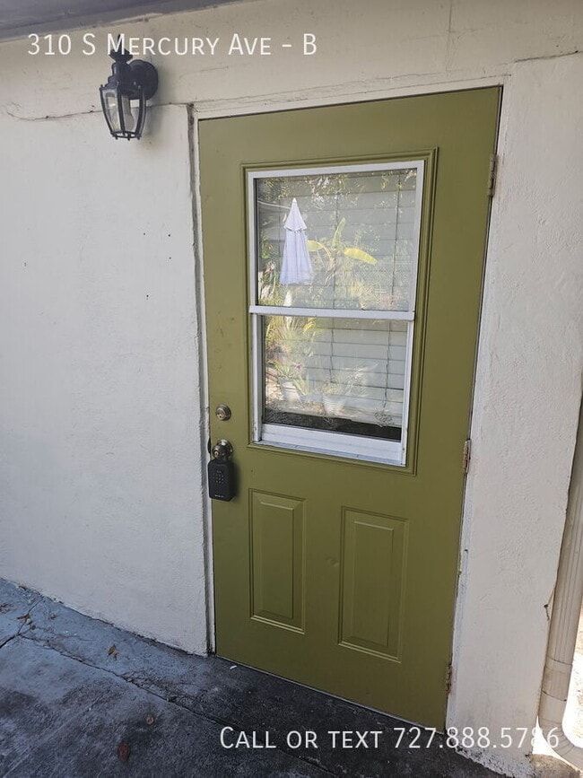 Building Photo - 310 S Mercury Ave Unit B