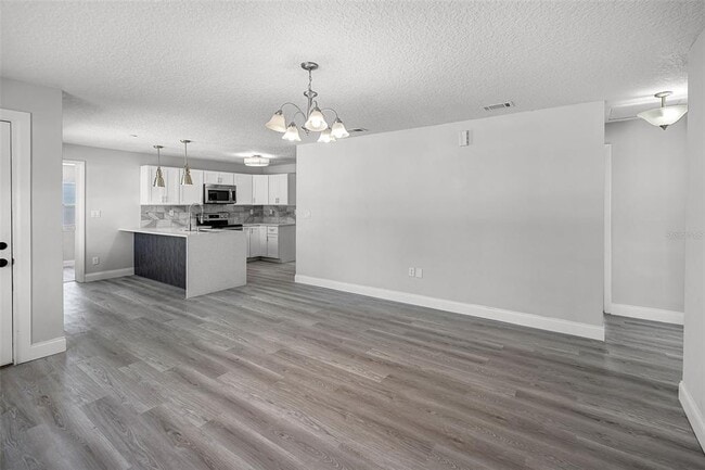 Photo - 2105 9th St NE