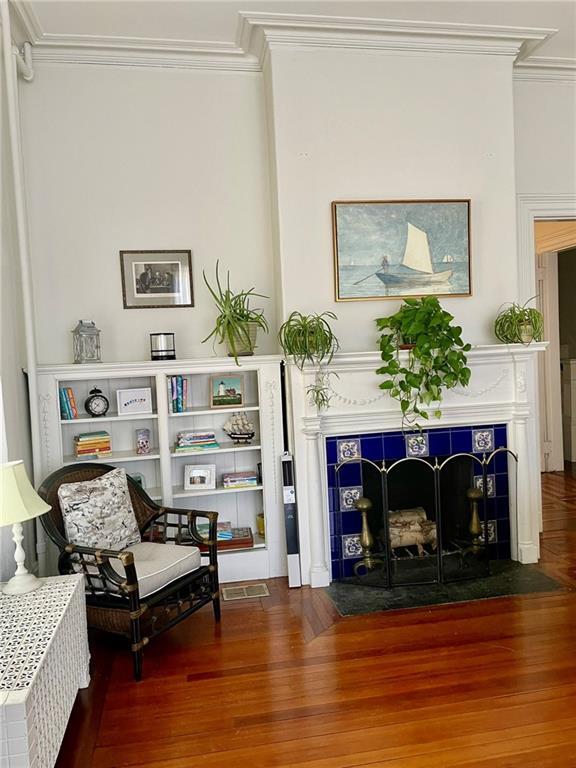 Building Photo - 72 Ayrault St Rental
