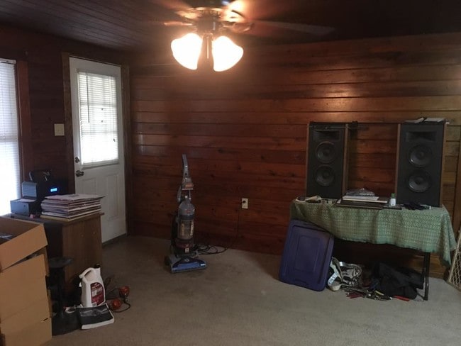 Photo - 405 N Burleson St