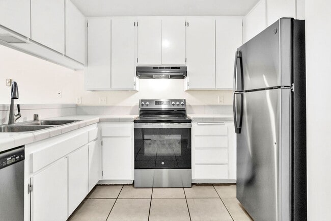 Photo - Great three bedroom townhome in UTC! Avai...