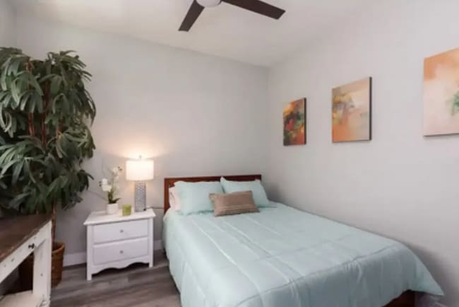 Building Photo - This home shares 1 common wall. Unit #B