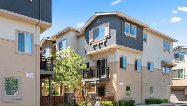 Photo - Spacious 5-Bedroom Home with Room to Live, Work & Relax
