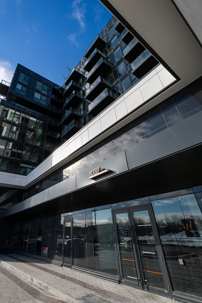 Photo - 1037 The Queensway Unit 903