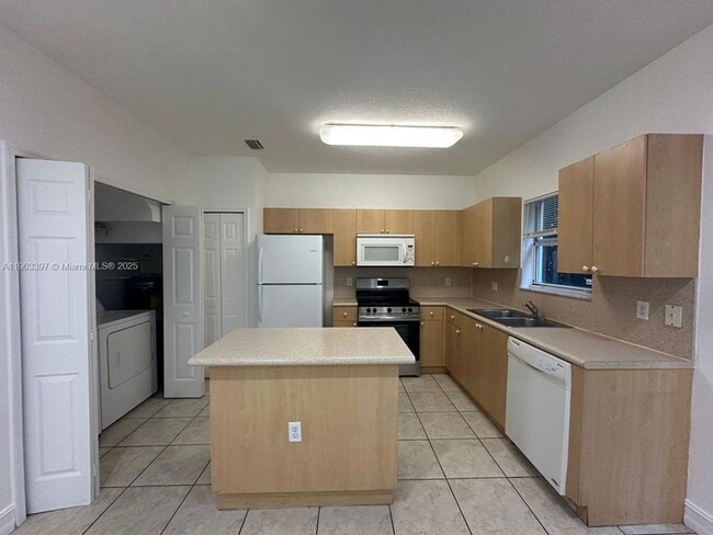 Photo - 1712 SE 31st Ct