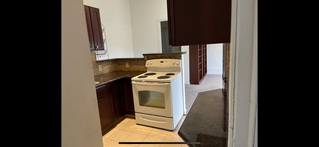 Building Photo - 19014 Beatrice Dr Unit Apt