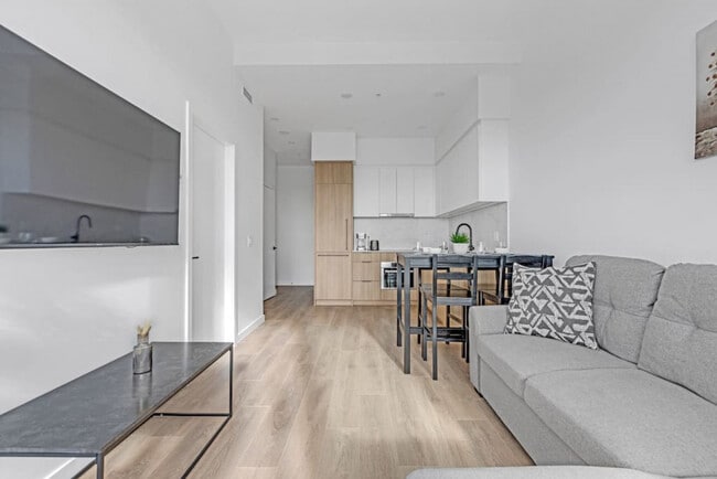 Photo - 13685-13102 102 Ave Unit ID1051762P