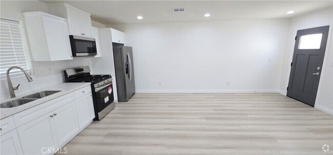 Building Photo - 10824 Long Beach Blvd Unit A Rental