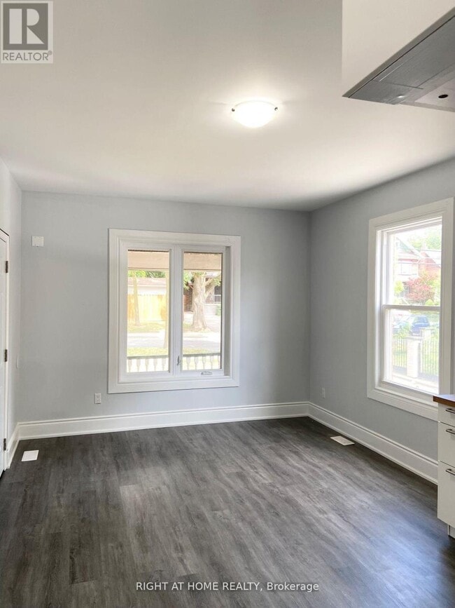 Photo - 184 Rosemount Ave