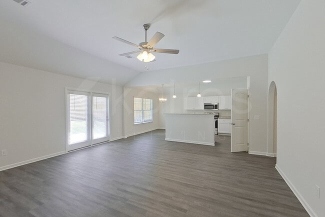 114 Live Oak Dr