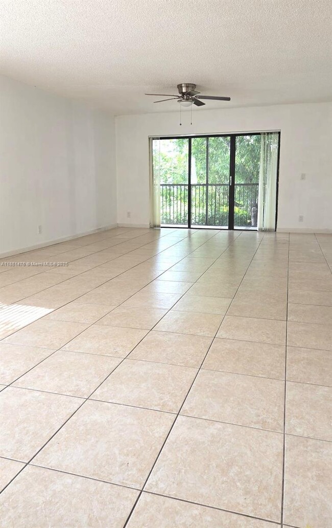 Building Photo - 16541 Blatt Blvd Unit 201 Rental
