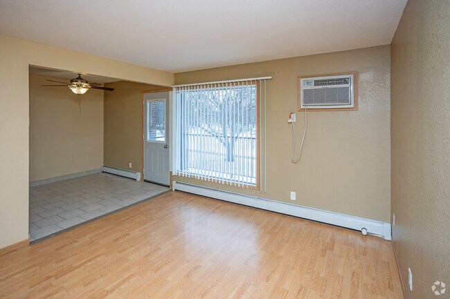1x1 living area
