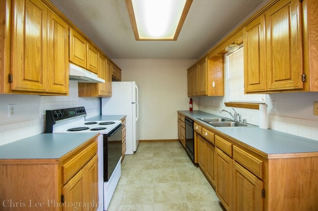 Photo - Very Well Kept 3BR/2BA home in Wedington Area! Great location, great yard! Ready for showings!