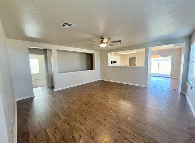 Photo - 110 Comal Cove