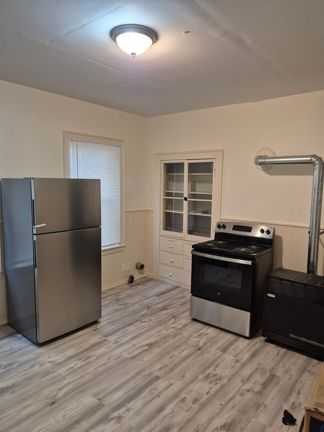 Building Photo - 12 Mattson Ave Unit #1  at 12 Mattson ave Rental