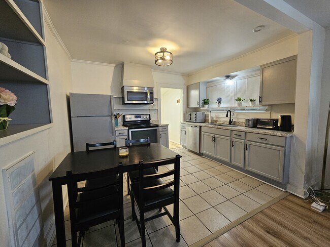Photo - 2806 Whittle Springs Rd