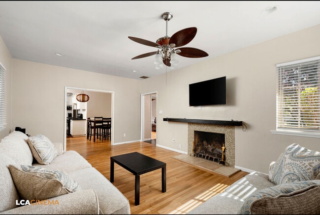 Photo - 2453 Alder St