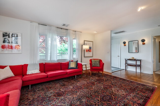 Photo - 17 Rhynus Rd