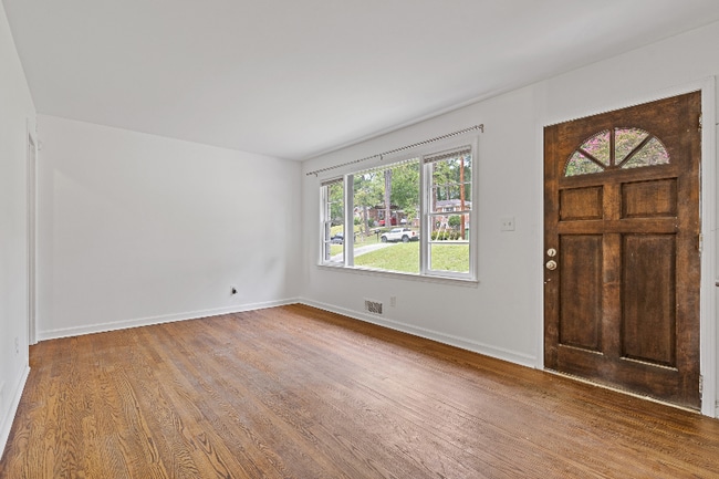 Photo - 1982 Rena Cir SW