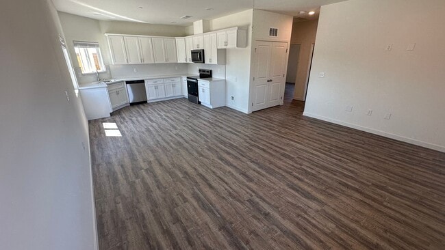 Building Photo - Coyote Run Duplexes 6000 Unit 6000 Owl Canyon Ln -  A Rental