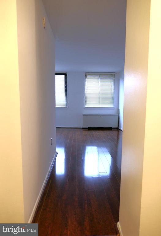 Photo - 801 N Pitt St Unidad 201