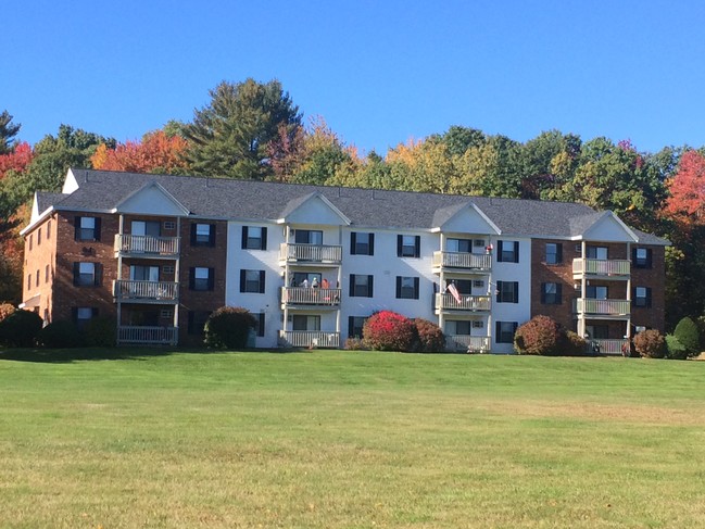 Country Brook Estates - Country Brook Estates Apartments