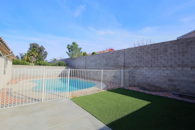 Photo - Gorgeous 3Bed/2Bath, 1-Story Home w/ Priva...