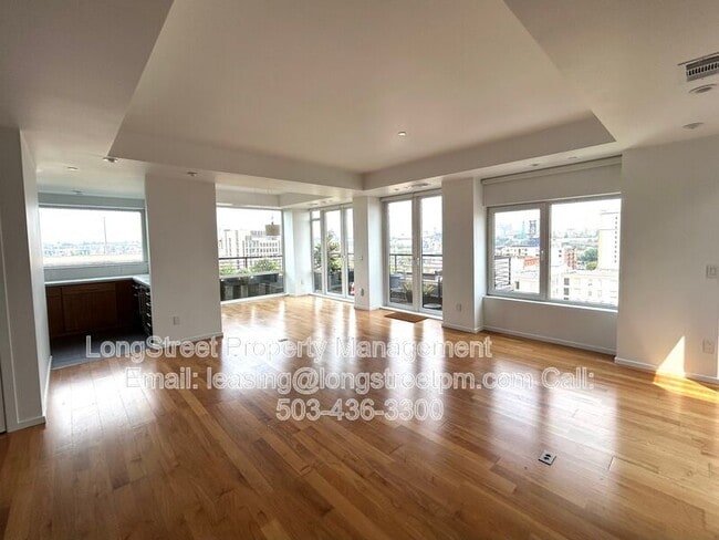 Photo - 300 NW 8th Ave
