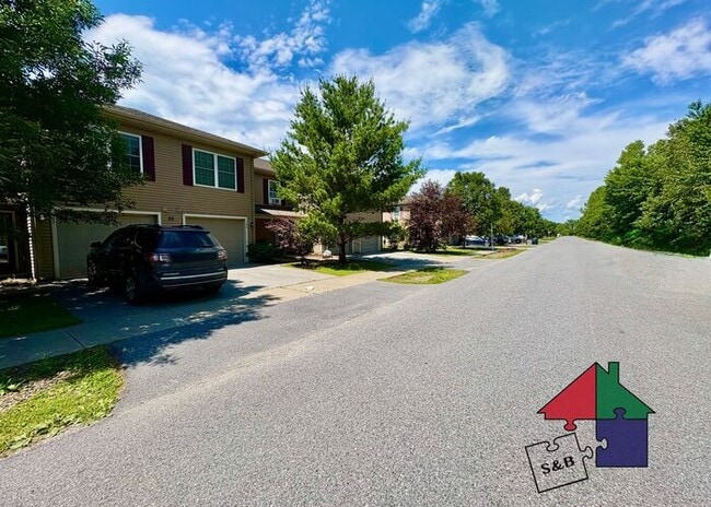 Building Photo - Spacious Milton 3 Bedroom - Pet Friendly!