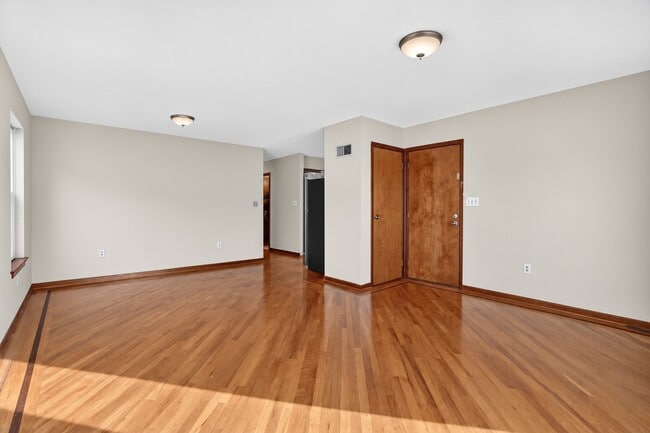 Photo - 921 Jefferson Ave Unit 2nd Floor
