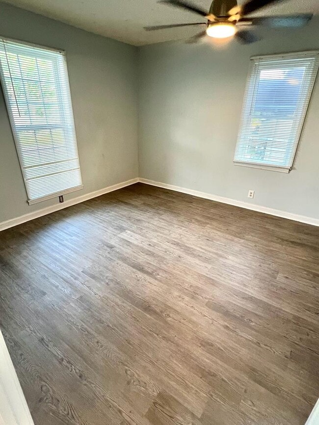 Photo - 117 Williams St