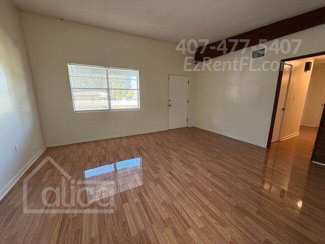 Photo - 6240 Bolling Dr