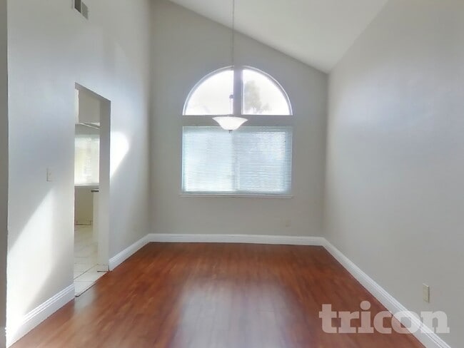 Photo - 4534 Elkhorn Way