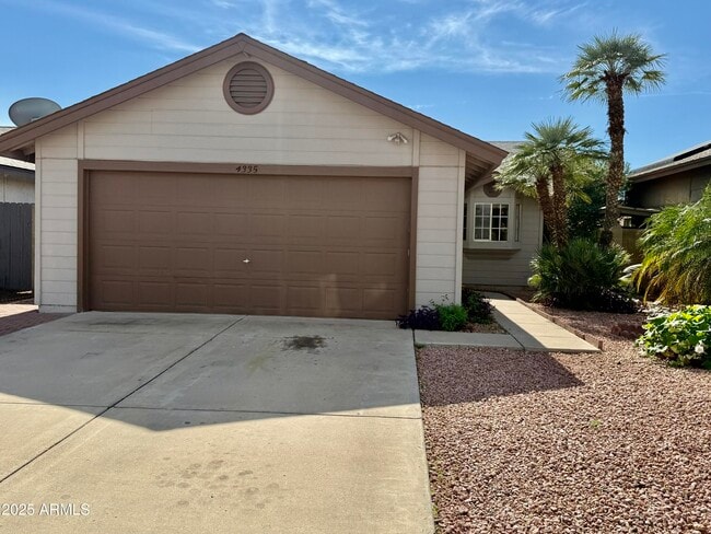 Building Photo - 4335 W Oraibi Dr