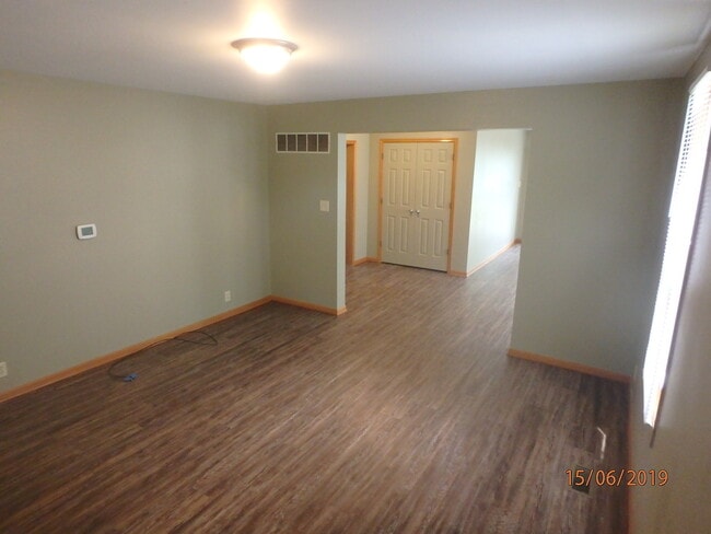 Photo - 400 SW Lindenwood Ave