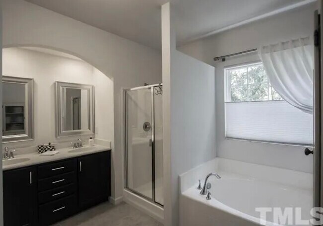 Photo - 756 Treviso Ln