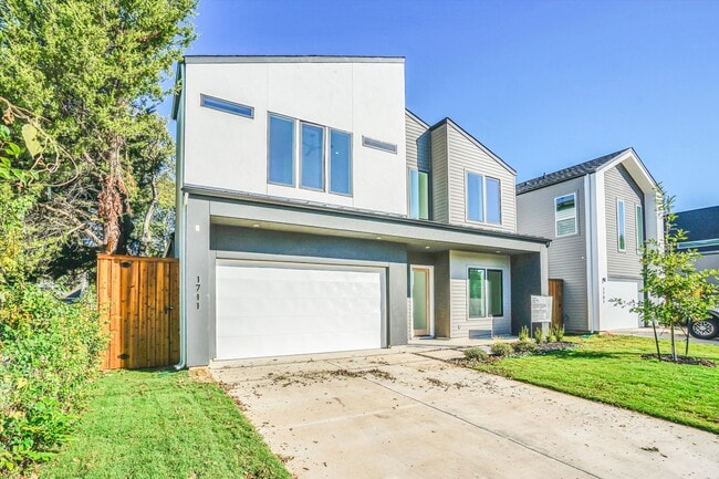 Photo - 1711 Nomas St